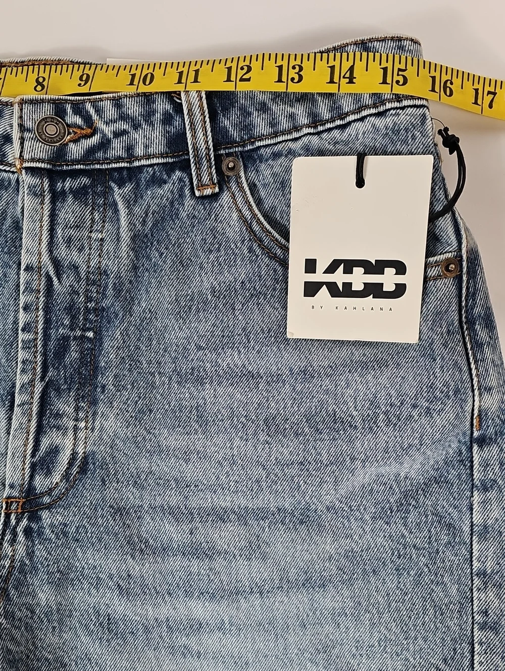 NWT KBB by Kahlana Size 8 Mid Rise Longline Denim Bermuda Shorts Light Wash Jort
